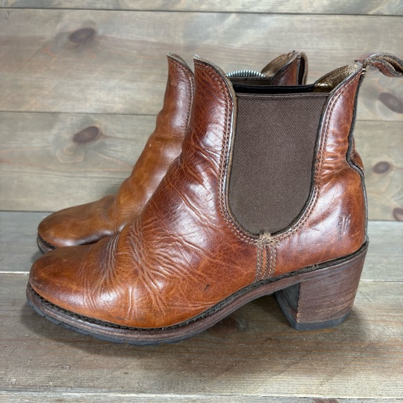 Frye Shoes - frye sabrina womens size 9 shoes brown leather slip on heel ankle chelsea boots